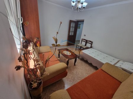 Tirane, jepet me qera apartament 2+1+Ballkon Kati 3, 74 m² 500 € (Qera, Apartament 2+1, Rruga Hoxha Tahsim, Tiranë. AREA52418)