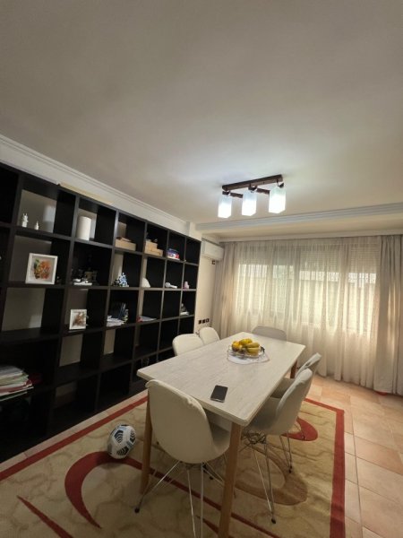 Tirane, shitet apartament 2+1+Aneks+Ballkon Kati 3, 96 m² (Bllok)