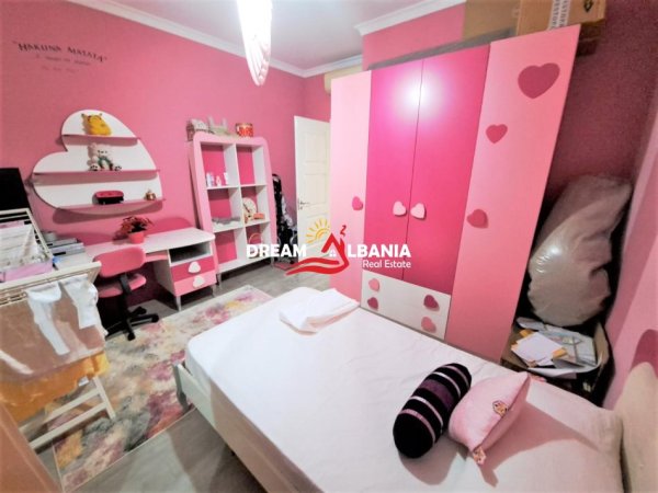 Tirane, jepet me qera apartament 3+1+Ballkon Kati 5, 170 m² 1.000 € (Prane Kompleksit Delijorgji, ID 4231122)