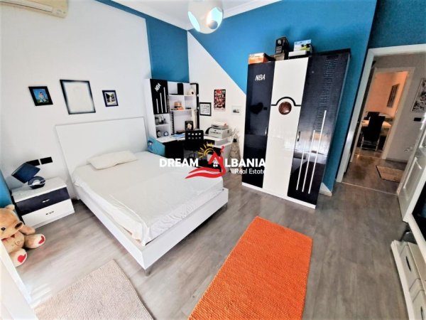 Tirane, jepet me qera apartament 3+1+Ballkon Kati 5, 170 m² 1.000 € (Prane Kompleksit Delijorgji, ID 4231122)