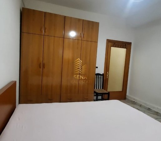 Tirane, jepet me qera shtepi 1+1 Kati 1, 55 m² 300 € (Rruga Siri Kodra)