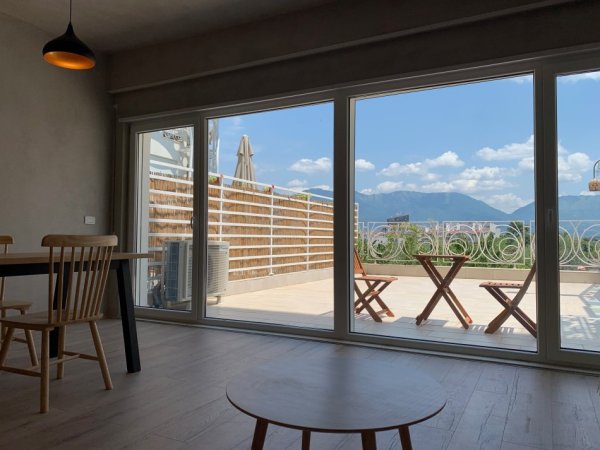 Tirane, jap me qera apartament duplex Dublex Kati 1, 180 m² 1.200 € (Kodra e Diellit 2)