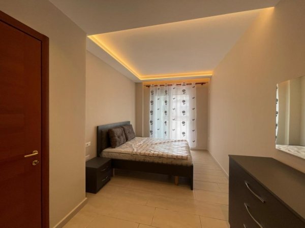Tirane, jepet me qera apartament 1+1 Kati 8, 64 m² 400 € (Misto Mame)