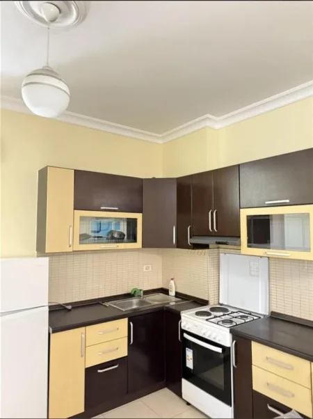 Tirane, jepet me qera apartament 2+1 Kati 1, 100 m² 600 € (don bosko)