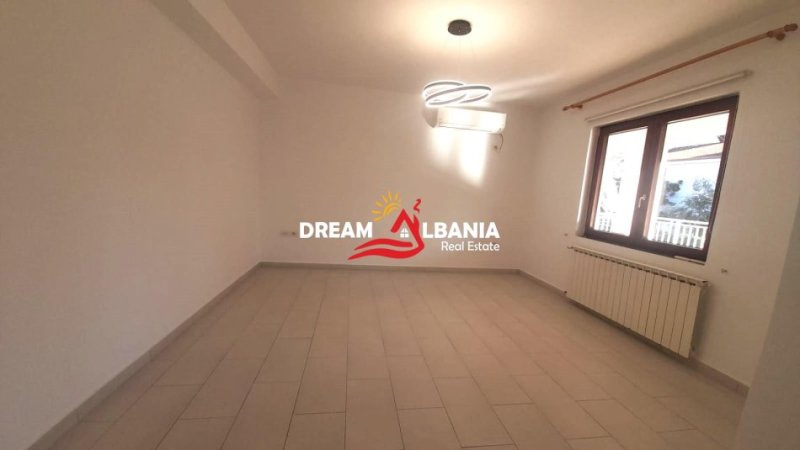 Tirane, jepet me qera apartament 5+1+Aneks+Ballkon Kati 1, 300 m² 2.000 € (Tek Blloku i Vilave Selite, ID 4251275)