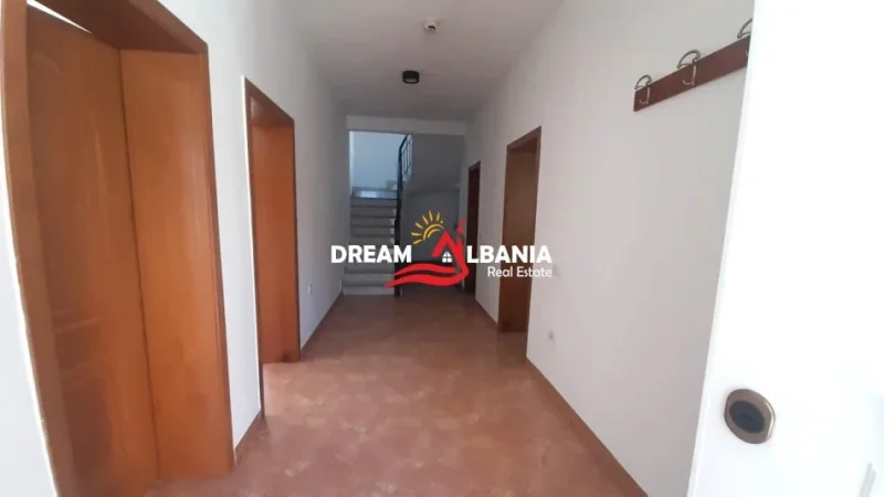Tirane, jepet me qera apartament 5+1+Aneks+Ballkon Kati 1, 300 m² 2.000 € (Tek Blloku i Vilave Selite, ID 4251275)