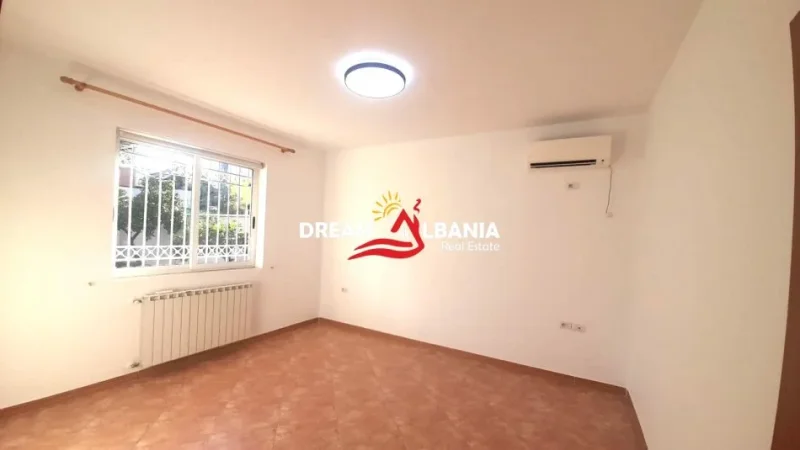 Tirane, jepet me qera apartament 5+1+Aneks+Ballkon Kati 1, 300 m² 2.000 € (Tek Blloku i Vilave Selite, ID 4251275)