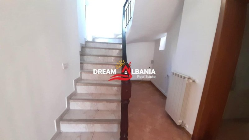 Tirane, jepet me qera apartament 5+1+Aneks+Ballkon Kati 1, 300 m² 2.000 € (Tek Blloku i Vilave Selite, ID 4251275)