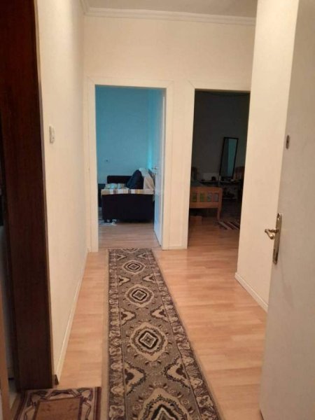 Tirane, jepet me qera apartament 2+1+Ballkon Kati 3, 87 m² 500 € (Rruga Xhanfize Keko, Sheshi Xhamllikut)