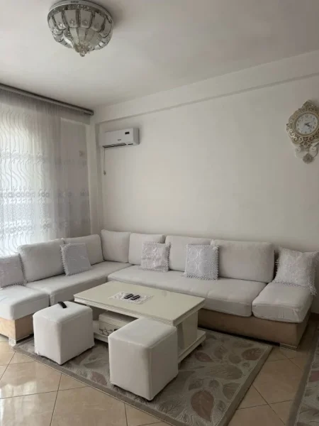 Tirane, jepet me qera apartament 2+1+Ballkon Kati 5, 100 m² 500 € (Rruga teodor keko)