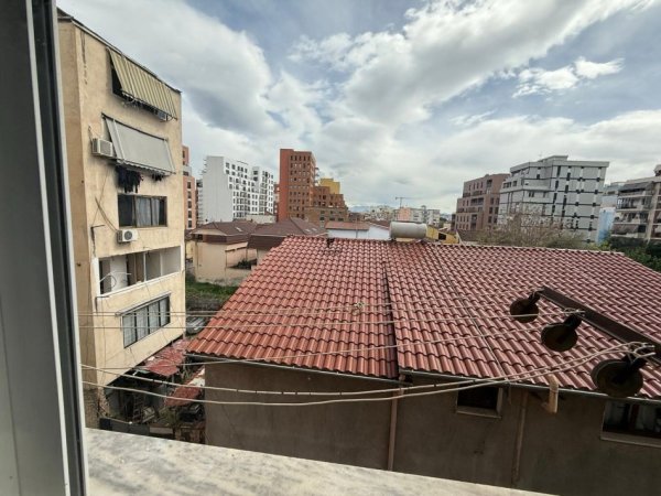 Tirane, shitet apartament 2+1+Ballkon Kati 4, 74 m² 125.000 € (PAZARI I RI)