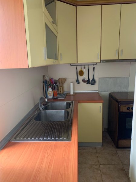 Tirane, jepet me qera apartament 1+1+Ballkon Kati 5, 75 m² 600 € (Sheshi Wilson)