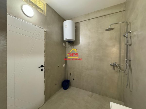 Vlore, shitet garsonier Kati 2, 48 m² 105.000 € (Rruga Çamëria)