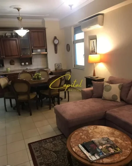 Tirane, jepet me qera apartament 2+1 Kati 7, 90 m² 800 € (ISH BLLOKU)