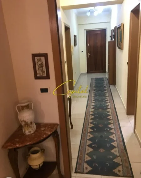 Tirane, jepet me qera apartament 2+1 Kati 7, 90 m² 800 € (ISH BLLOKU)