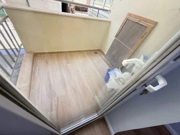 Tirane, shes apartament 2+1+Ballkon Kati 2, 93 m² 265.000 € (rruga Him Kolli)