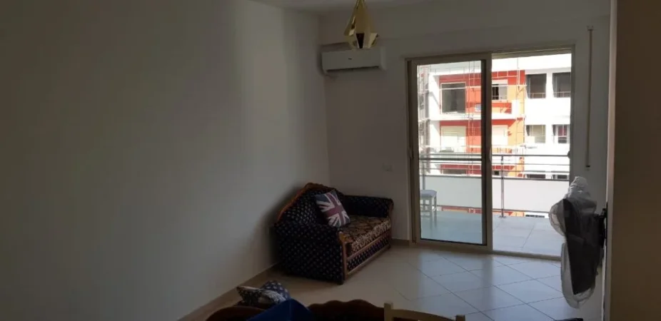 Tirane, shitet apartament 1+1+Ballkon Kati 8, 64 m² 110.000 € (Tirana Golden Park ,Spitali Amerikan 3)