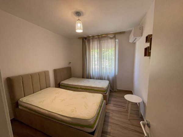 jepet me qera apartament 2+1 i mobiluar tek rr.e durresit
