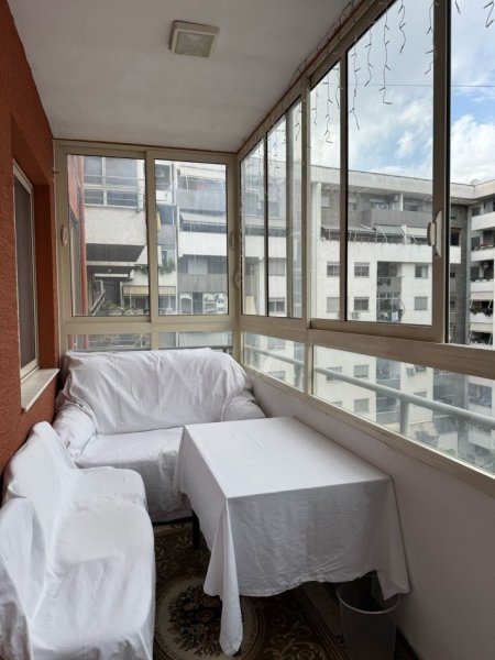 Tirane, jepet me qera apartament 2+1+Ballkon Kati 5, 110 m² 500 € (Astir prapa Eja Studio)