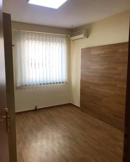Tirane, jepet me qera zyre Kati 2, 85 m² 600 € (Selvia ,Rruga Isa Boletini)