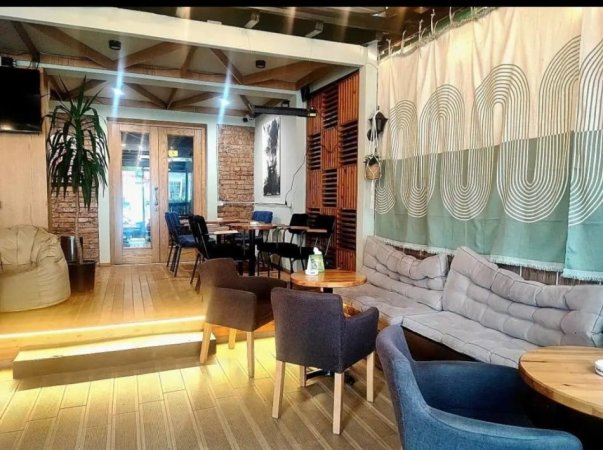 Tirane, jepet me qera lokal Kati 0, 1.000 € (Ish Ekspozita)
