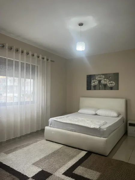 Tirane, jepet me qera apartament 1+1 Kati 3, 90 m² 400 € (Don Bosko)