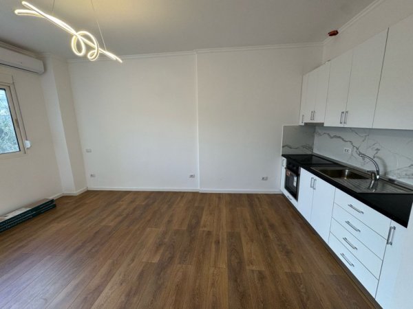 Durres Plazh, shitet apartament 2+1+Aneks+Ballkon Kati 1, 65 m² 77.000 € (Pavaresia)
