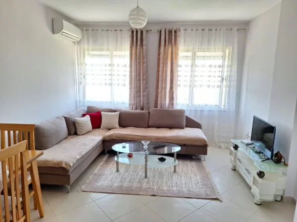 Tirane, shitet apartament 1+1+Ballkon Kati 8, 68 m² 98.000 € (Bulevardi Migjeni Astir)
