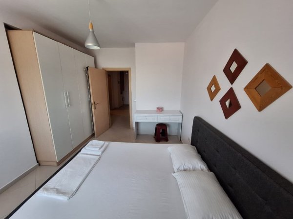 Tirane, shitet apartament 1+1+Ballkon Kati 8, 68 m² 98.000 € (Bulevardi Migjeni Astir)