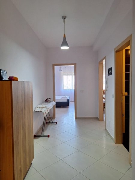 Tirane, shitet apartament 1+1+Ballkon Kati 8, 68 m² 98.000 € (Bulevardi Migjeni Astir)