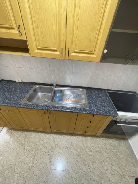 Tirane, jap me qera apartament 1+1+Aneks Kati 1, 50 m² 550 € (Qender)