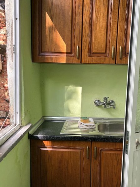 Tirane, jepet me qera apartament 2+1 Kati 3, 85 m² 400 € (Worried Bomit)