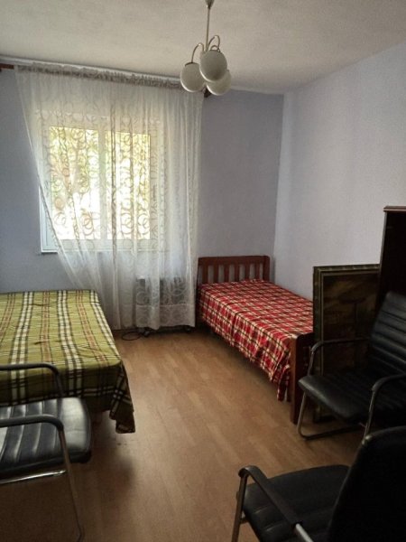 Tirane, jepet me qera apartament 2+1 Kati 3, 85 m² 400 € (Worried Bomit)