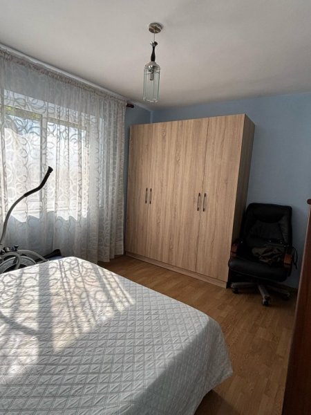 Tirane, jepet me qera apartament 2+1 Kati 3, 85 m² 400 € (Worried Bomit)