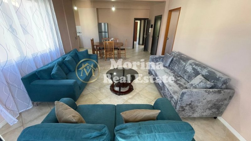 Tirane, jepet me qera apartament 3+1 Kati 3, 130 m² 500 € (Ish Tregu Elektrik)
