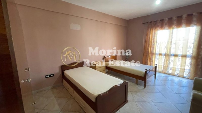Tirane, jepet me qera apartament 3+1 Kati 3, 130 m² 500 € (Ish Tregu Elektrik)