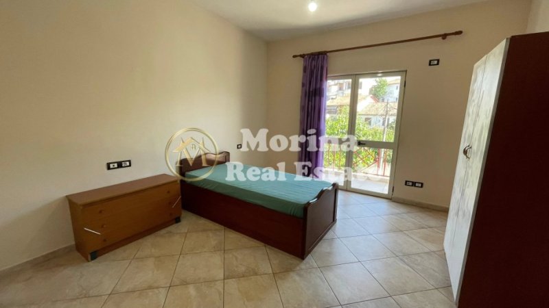 Tirane, jepet me qera apartament 3+1 Kati 3, 130 m² 500 € (Ish Tregu Elektrik)