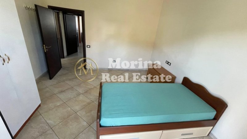 Tirane, jepet me qera apartament 3+1 Kati 3, 130 m² 500 € (Ish Tregu Elektrik)
