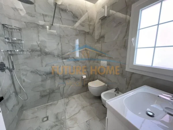 Tirane, jepet me qera apartament 1+1 Kati 2, 70 m² 800 € (Rruga e Durrësit)