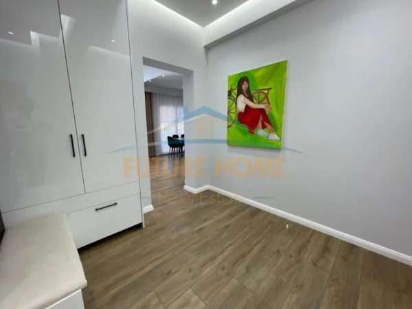 Tirane, jepet me qera apartament 1+1 Kati 2, 70 m² 800 € (Rruga e Durrësit)