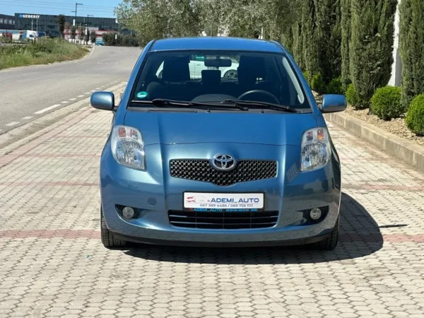 Durres, shes makine TOYOTA yaris Nafte, blu manuale 4.300 €