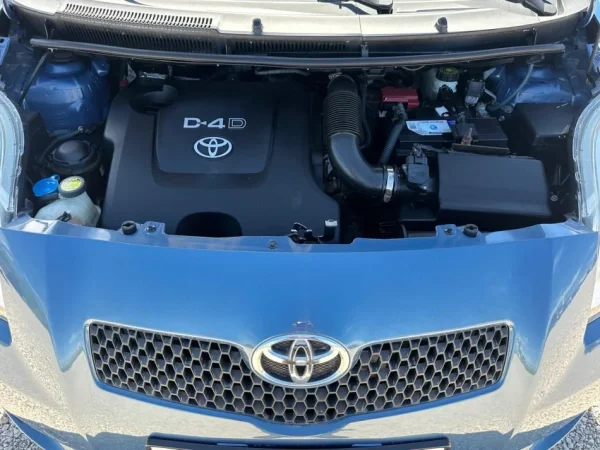 Durres, shes makine TOYOTA yaris Nafte, blu manuale 4.300 €