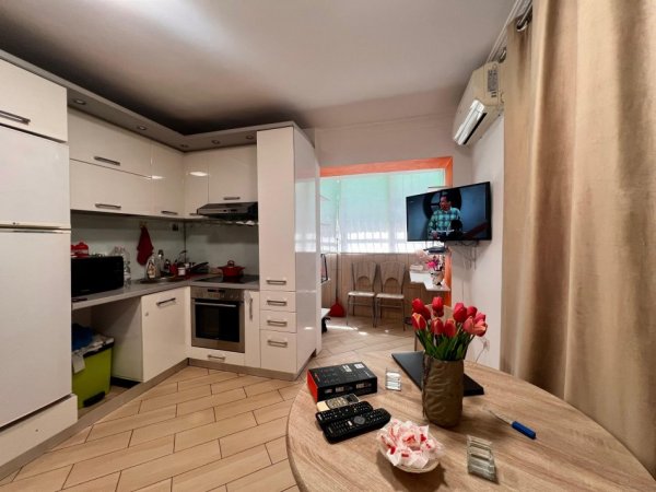 Tirane, shitet apartament 1+1+Ballkon Kati 2, 47 m² 95.000 € (Vasil Shanto)