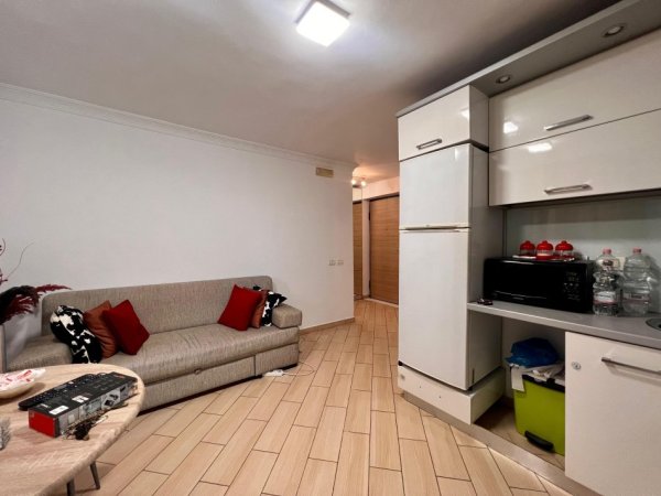Tirane, shitet apartament 1+1+Ballkon Kati 2, 47 m² 95.000 € (Vasil Shanto)