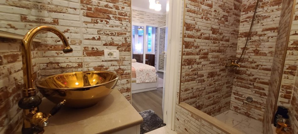 Tirane, jepet me qera apartament 1+1 Kati 3, 620 € (Rruga tish dahia)