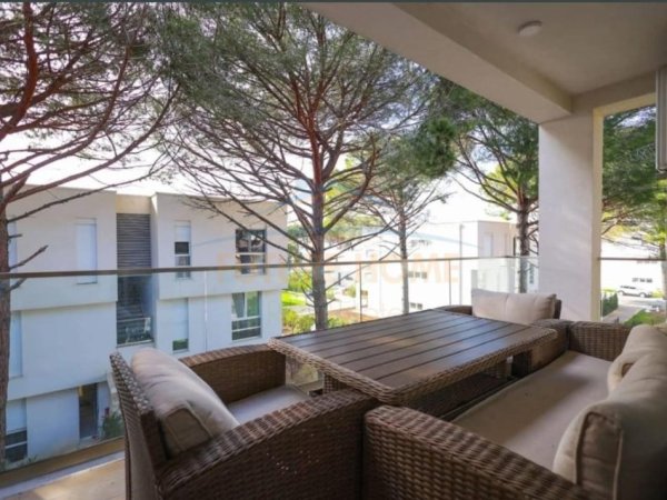 Durres, shitet apartament 2+1+Ballkon Kati 2, 101 m² 300.000 € (Gjiri i lalzit rezidneca elitare)