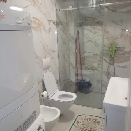Tirane, shes apartament 2+1+2 tualete+2 Ballkone Kati 2, 195.000 € (ish tregu elektrik)