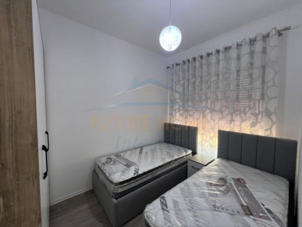 Tirane, jepet me qera apartament 2+1 Kati 5, 93 m² 450 € (Ali Dem)