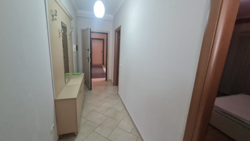 Tirane, jepet me qera apartament 3+1 Kati 7, 120 m² 800 € (Don bosko)