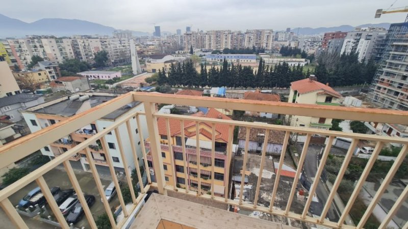 Tirane, jepet me qera apartament 3+1 Kati 7, 120 m² 800 € (Don bosko)